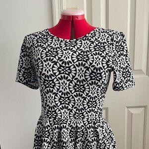 Black and White Lularoe Dress, Size Large, style Amelia, with pockets